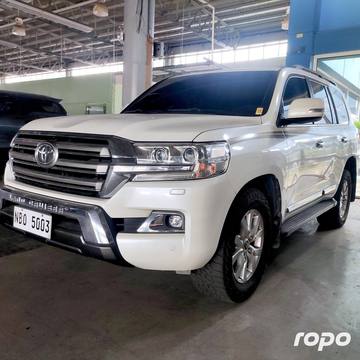 2019 Toyota Land Cruiser 200 V8 vx 4.5 AT dsl photo 1
