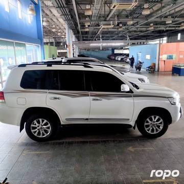 2019 Toyota Land Cruiser 200 V8 vx 4.5 AT dsl photo 5
