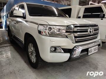 2019 Toyota Land Cruiser 200 V8 vx 4.5 AT dsl photo 9