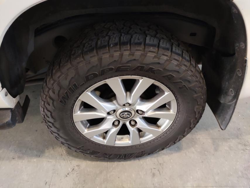 2019 Toyota Land Cruiser 200 V8 vx 4.5 AT dsl photo 10