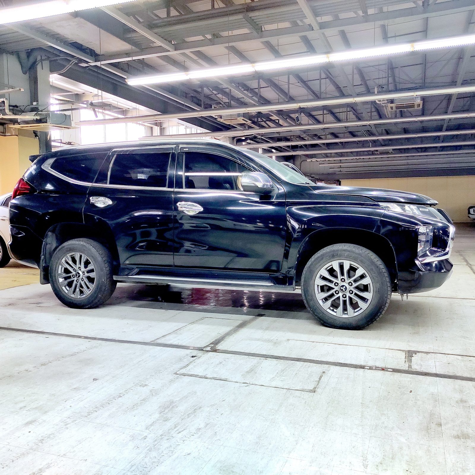 2020 Mitsubishi Montero Sport GLX 2WD 2.4, M/T, DSL photo 4