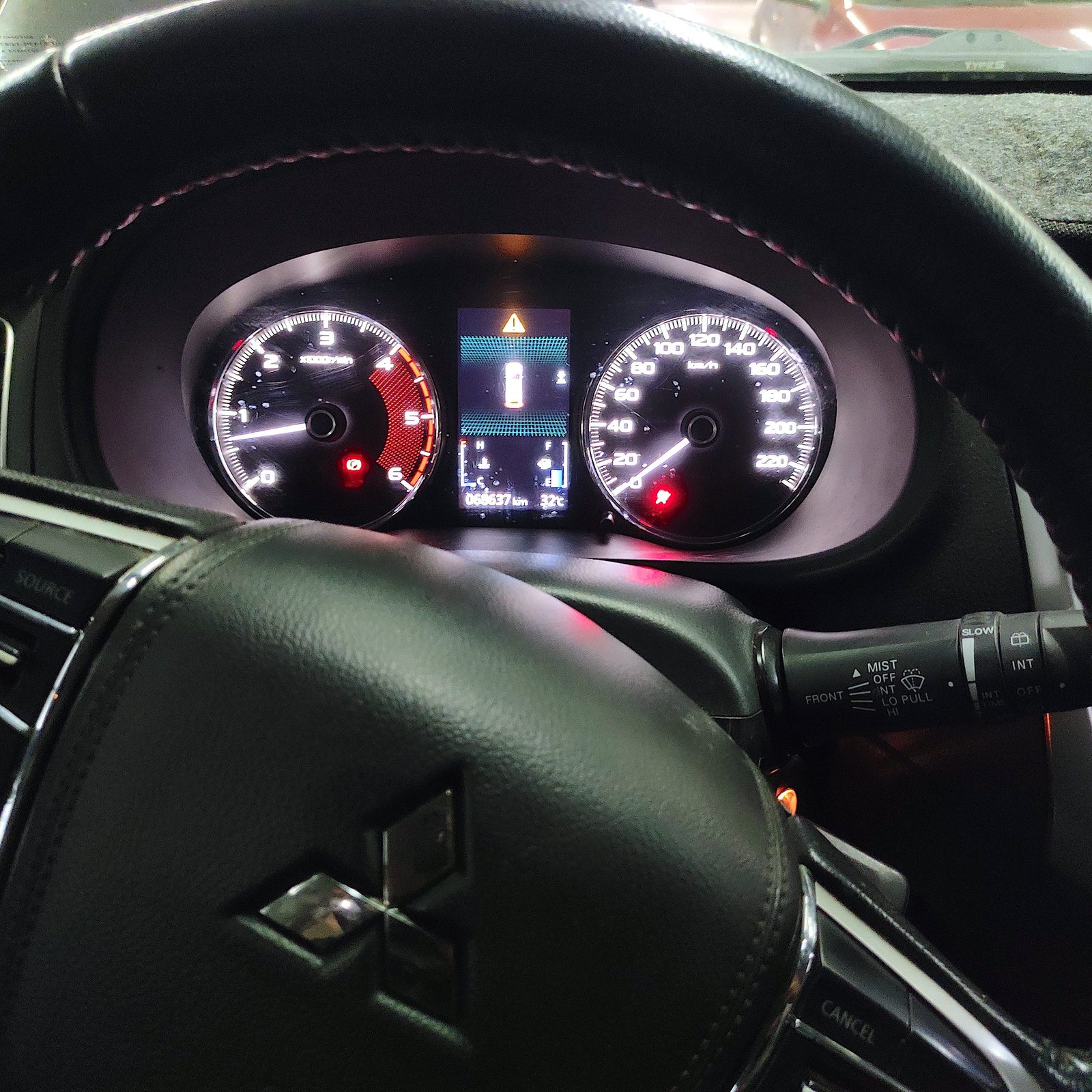 2020 Mitsubishi Montero Sport GLX 2WD 2.4, M/T, DSL photo 9
