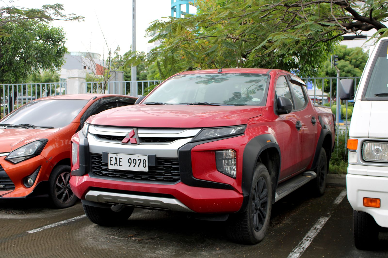 2020 Mitsubishi Strada GLS 4x2 2.4D, MT, DSL 88T photo 3