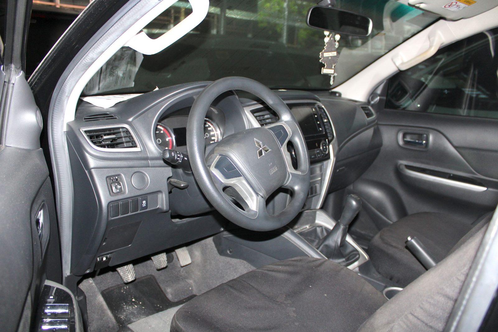 2020 Mitsubishi Strada GLX Plus 2.4L, MT, DSL 48T photo 7