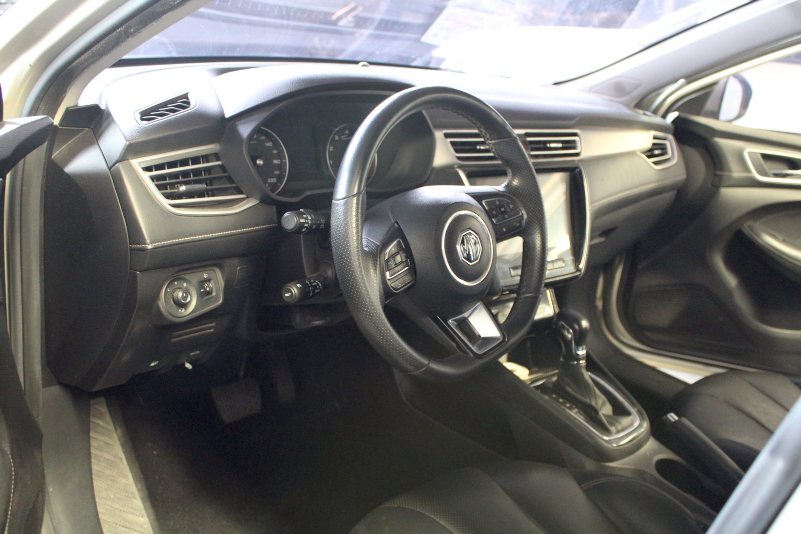 2020 Morris Garages MG 5, A/T, Gas, 70T photo 9