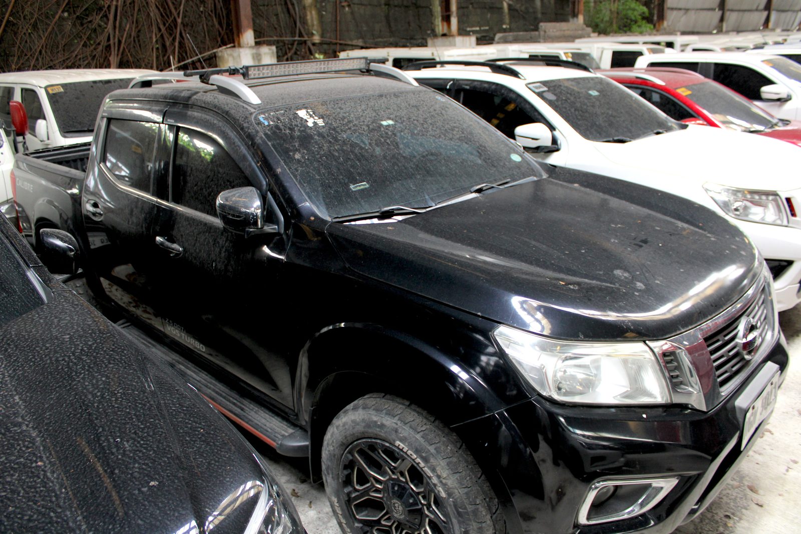 2020 Nissan Navara NP300 EL Calibre 4x2 2.5L, A/T, DSL - Upgraded 201T photo 2