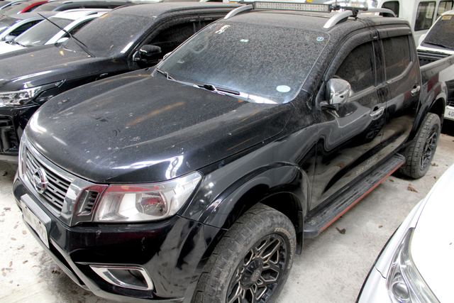 2020 Nissan Navara NP300 EL Calibre 4x2 2.5L, A/T, DSL - Upgraded 201T