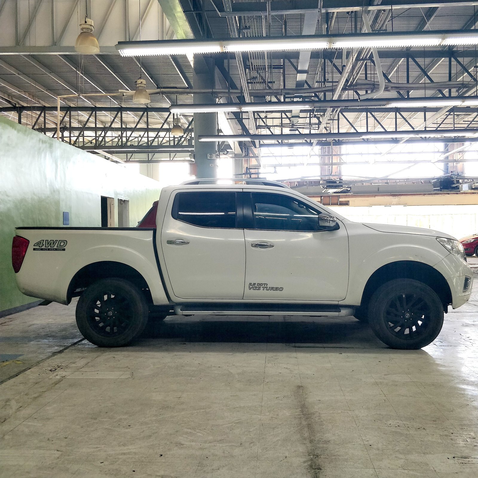 2020 Nissan Navara NP300 VL 4x4 2.5L, M/T, DSL 57T photo 5