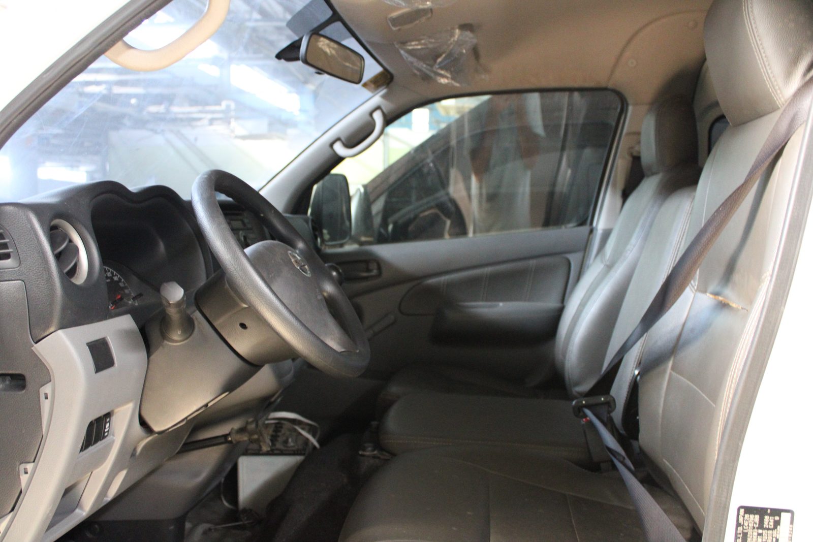 2020 Nissan NV350 Urvan Premium, M/T, DSL 32T photo 5
