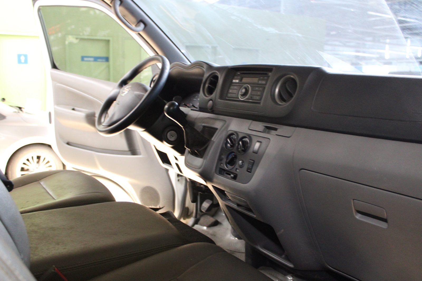 2020 Nissan NV350 Urvan Premium, M/T, DSL 32T photo 6