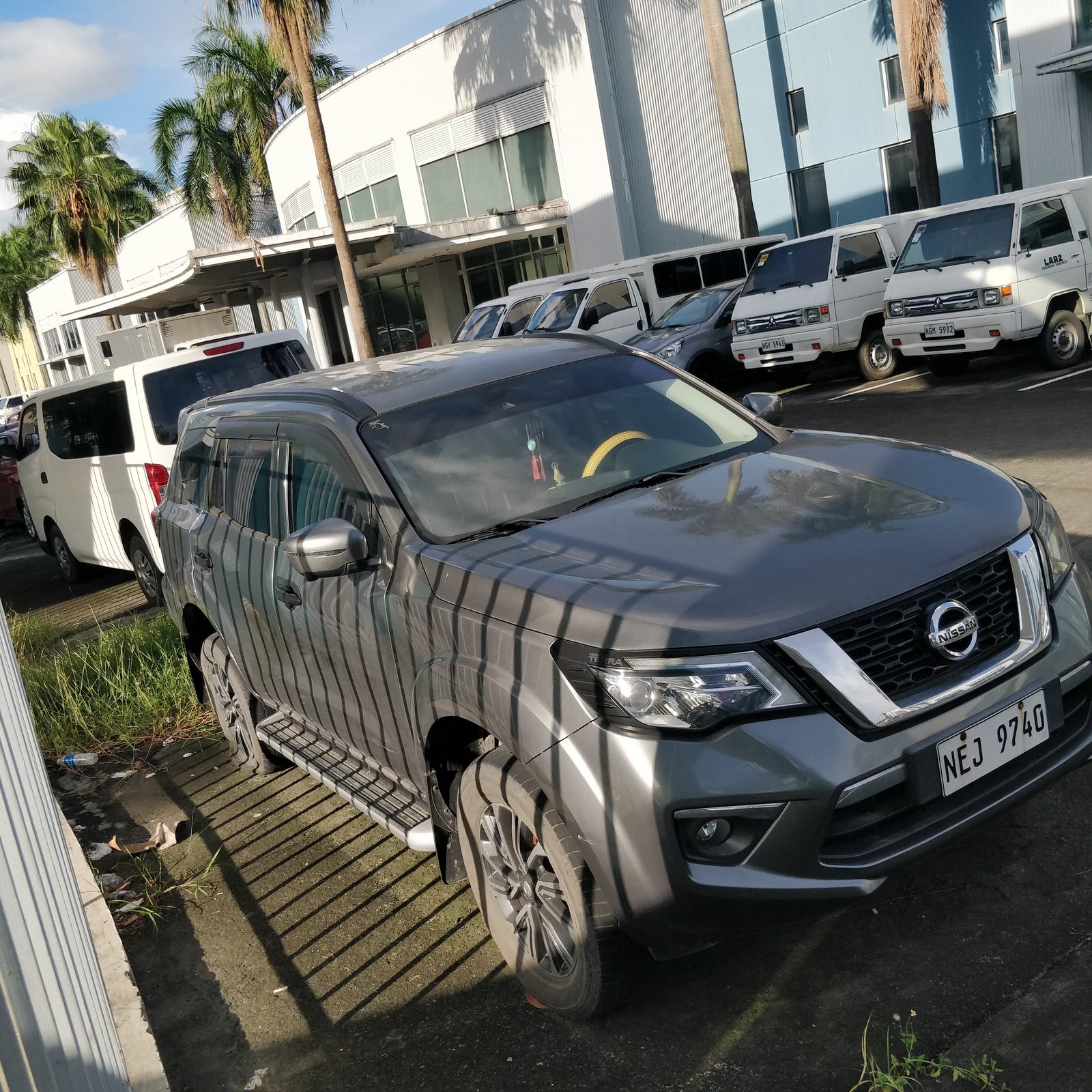 2020 Nissan Terra VL 4x2 2.5L, A/T, DSL 127T photo 2