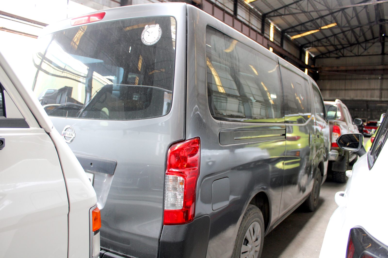 2020 Nissan Urvan NV350 18-Str, M/T, DSL 29T photo 3