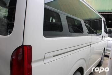 2020 Toyota Hiace Commuter 3.0L, MT, DSL 33T photo 4