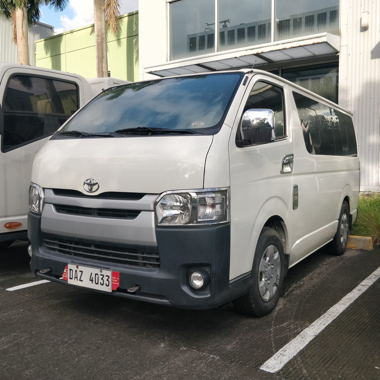 2020 Toyota Hiace Commuter, MT, DSL 113T