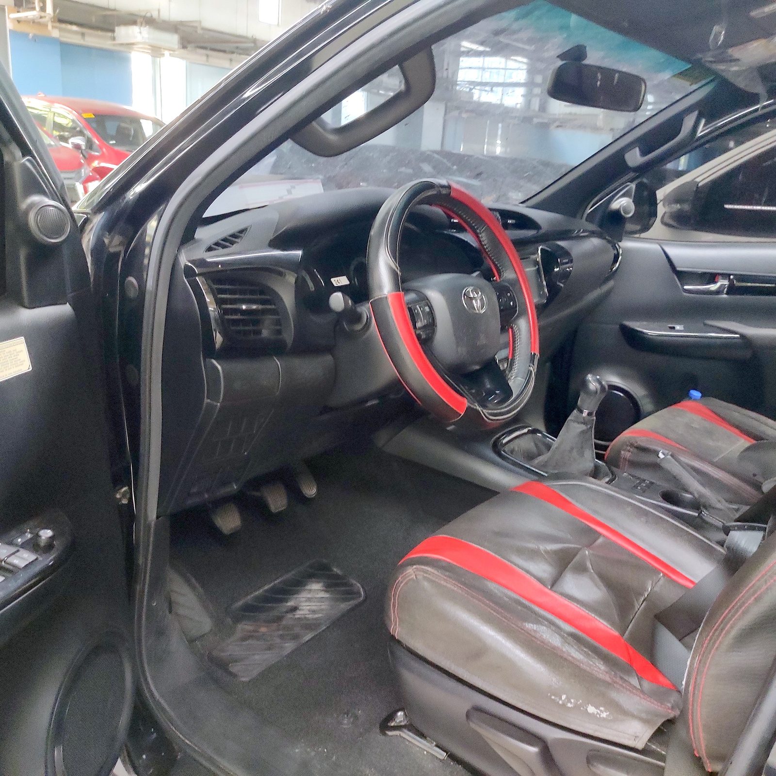 2020 Toyota Hilux Conquest 4x4 2.8L, M/T, DSL 50T photo 10