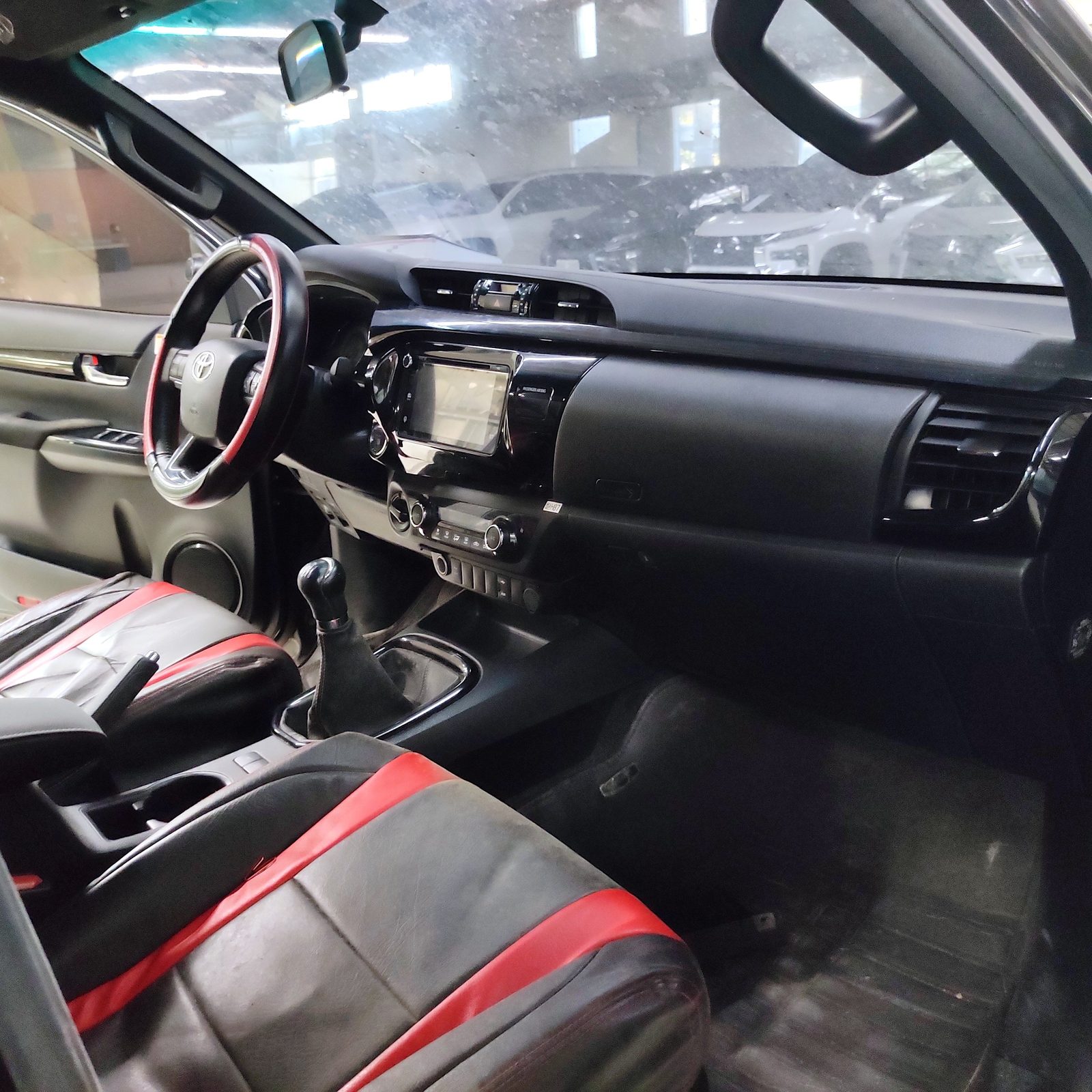 2020 Toyota Hilux Conquest 4x4 2.8L, M/T, DSL 50T photo 11