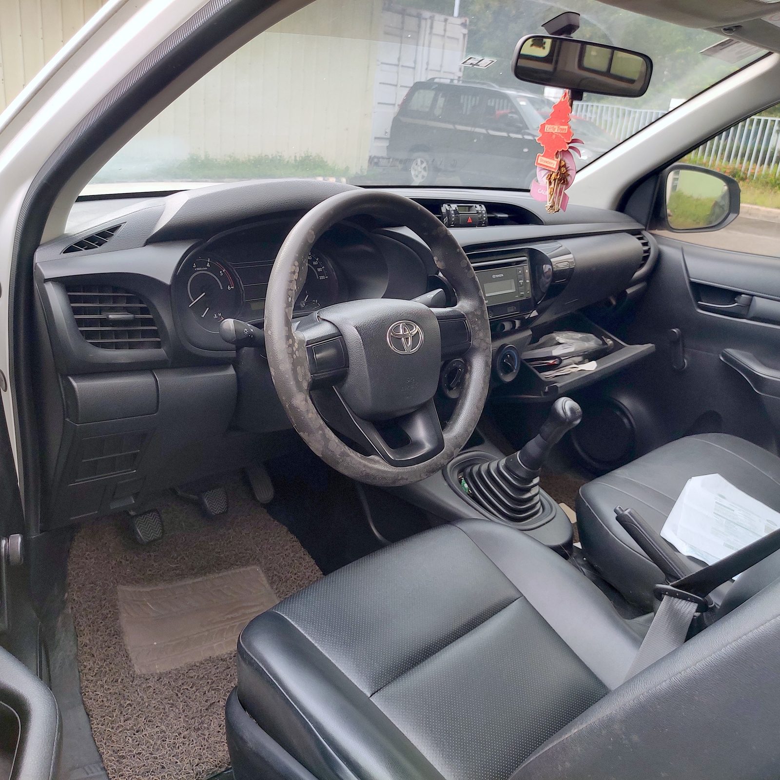 2020 Toyota Hilux FX with rear AC 4x2 2.4 M/T, DSL 94T photo 8