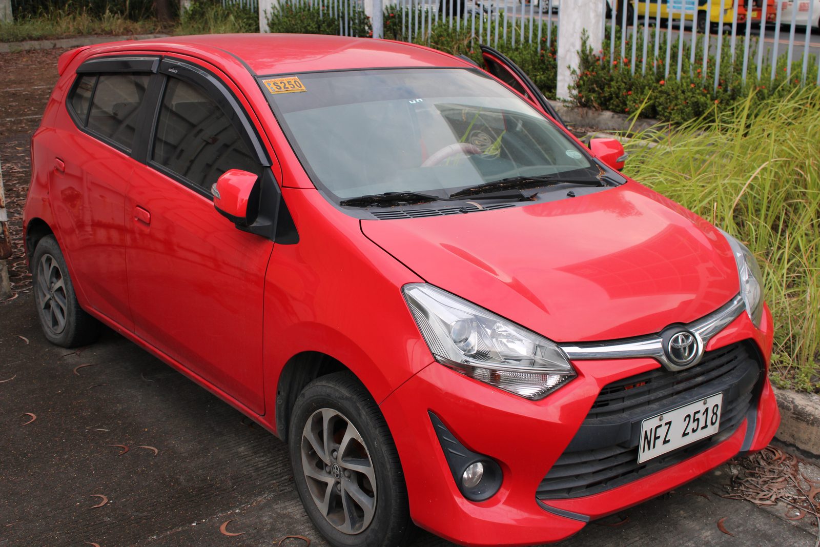 2020 Toyota Wigo 1.0 G, M/T, Gas 49T photo 2