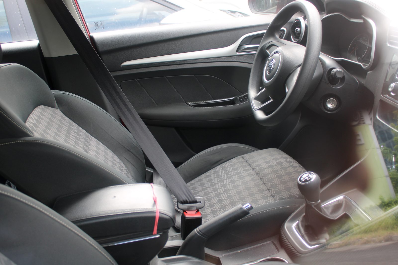 2021 MG	ZS Style, MT, GAS 61T photo 8