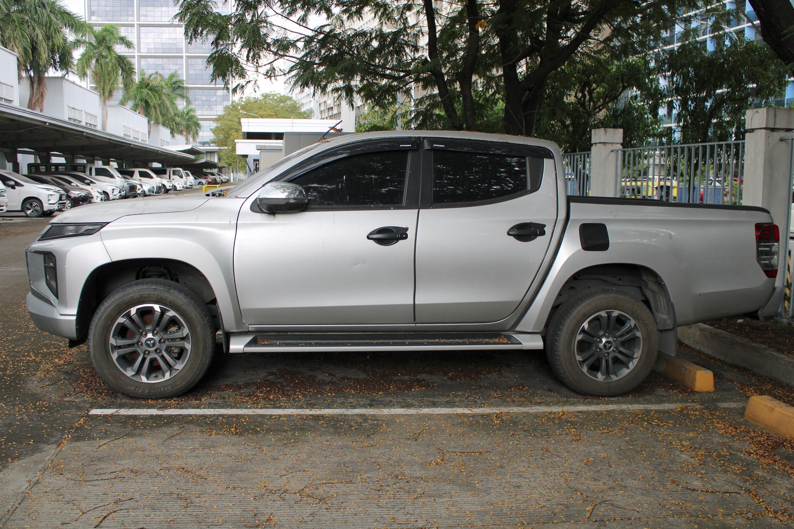 2021 Mitsubishi Strada GLS 2WD 2.4, AT, DSL 61T photo 5