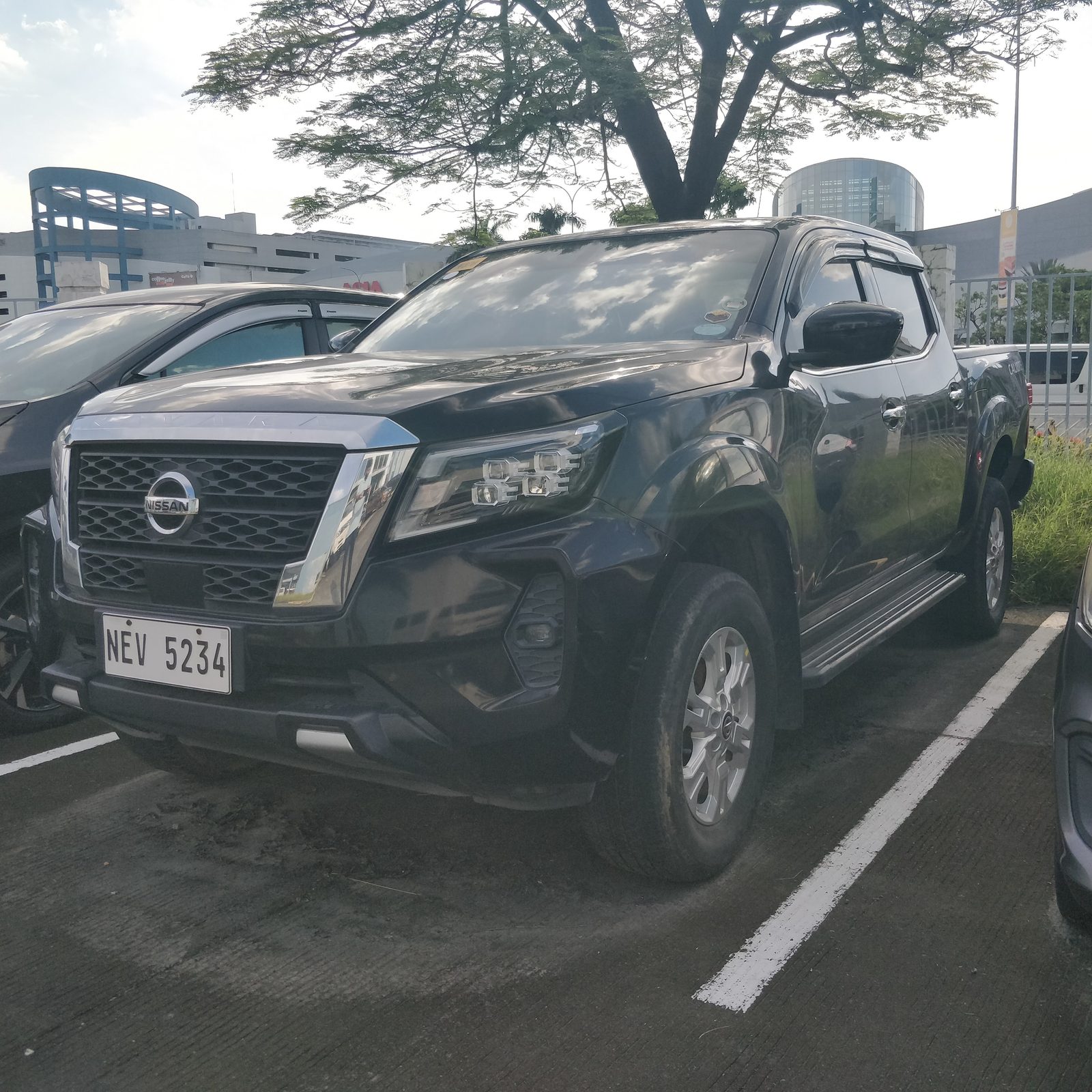 2021 Nissan Navara VE Calibre 4x2 2.5L, M/T, DSL 120T photo 4
