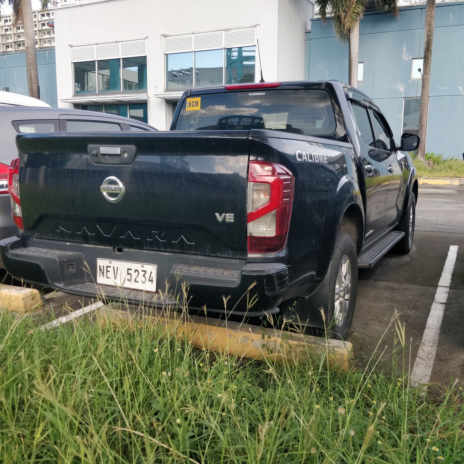 2021 Nissan Navara VE Calibre 4x2 2.5L, M/T, DSL 120T photo 6
