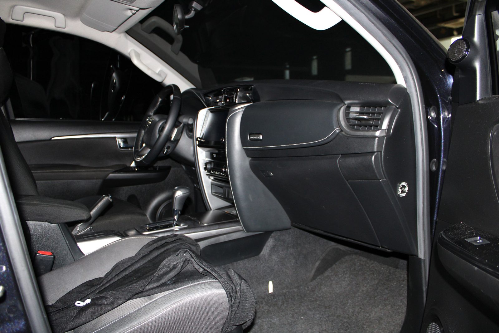 2021 Toyota Fortuner V 4x2 2.4L, AT, DSL 50T photo 7