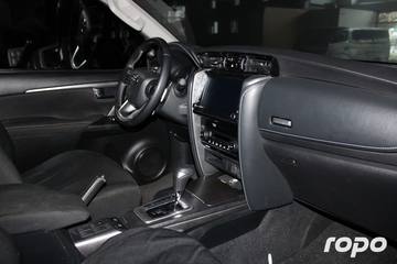 2021 Toyota Fortuner V 4x2 2.4L, AT, DSL 50T photo 11