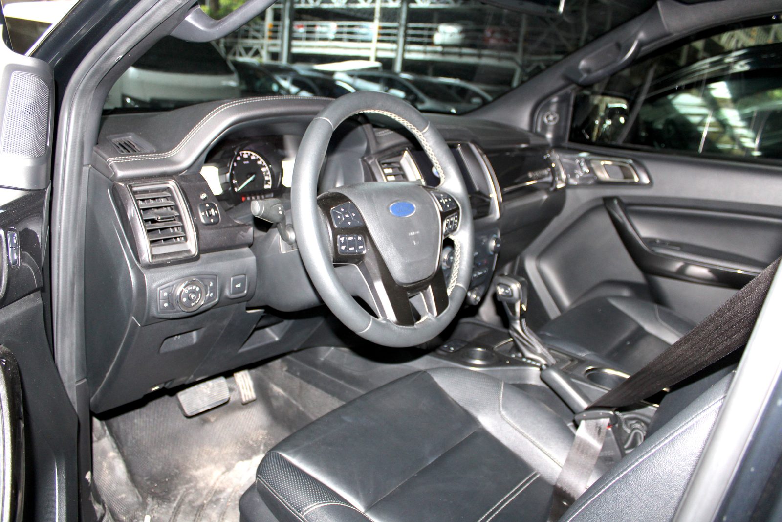2022 Ford Everest 2.0 Turbo Titanium 4x2, A/T, DSL 26T photo 7