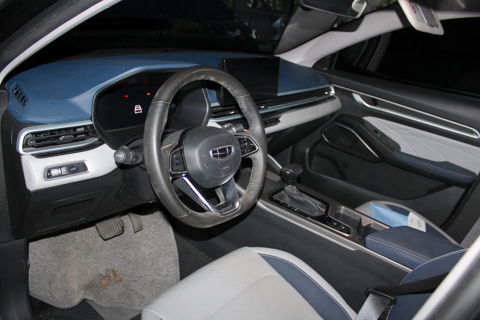2022 Geely Emgrand Premium 1.5L, AT, Gas 41T photo 3