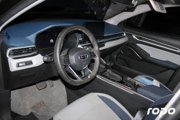 2022 Geely Emgrand Premium 1.5L, AT, Gas 41T photo 3