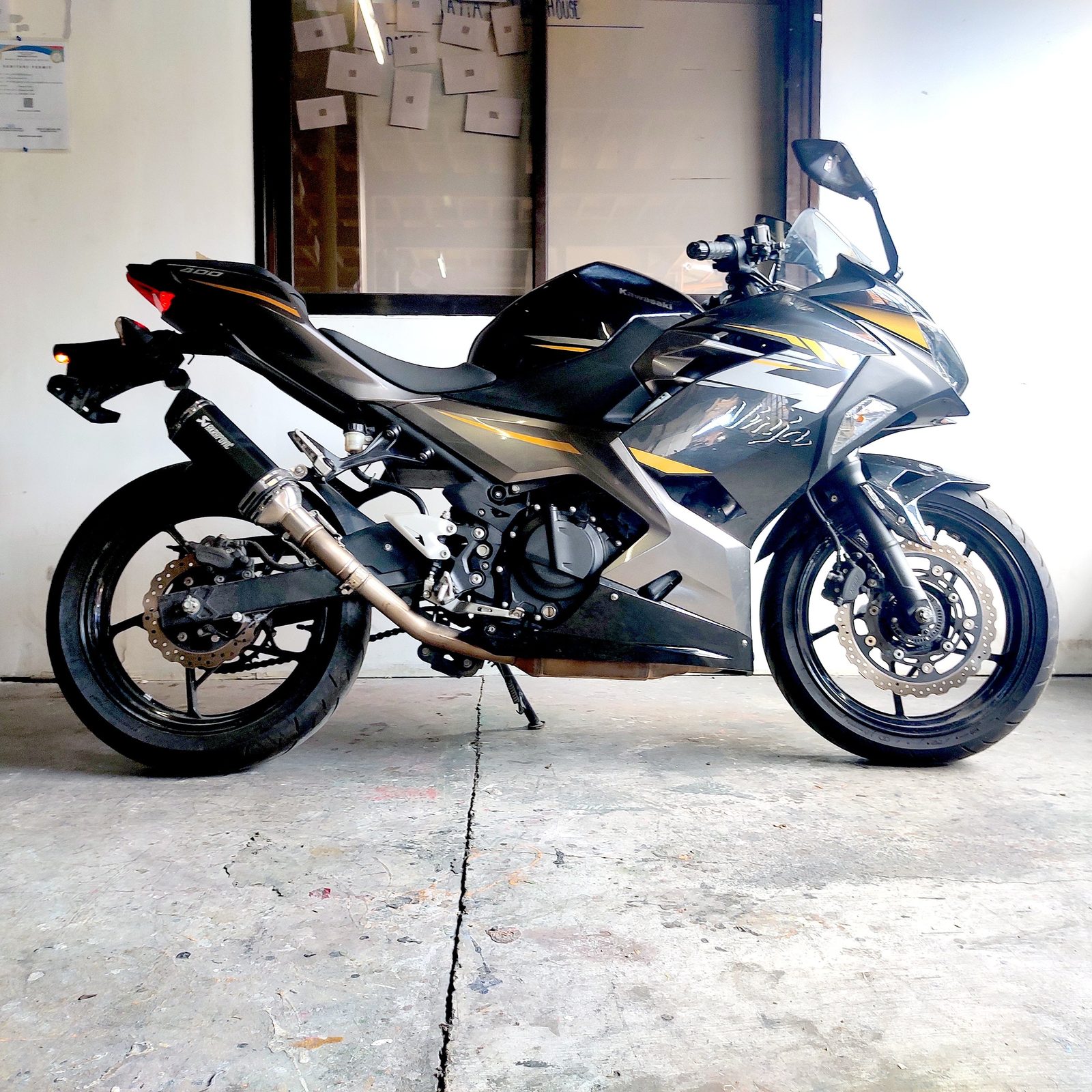 2022 Kawasaki Ninja 400 EX400G photo 2
