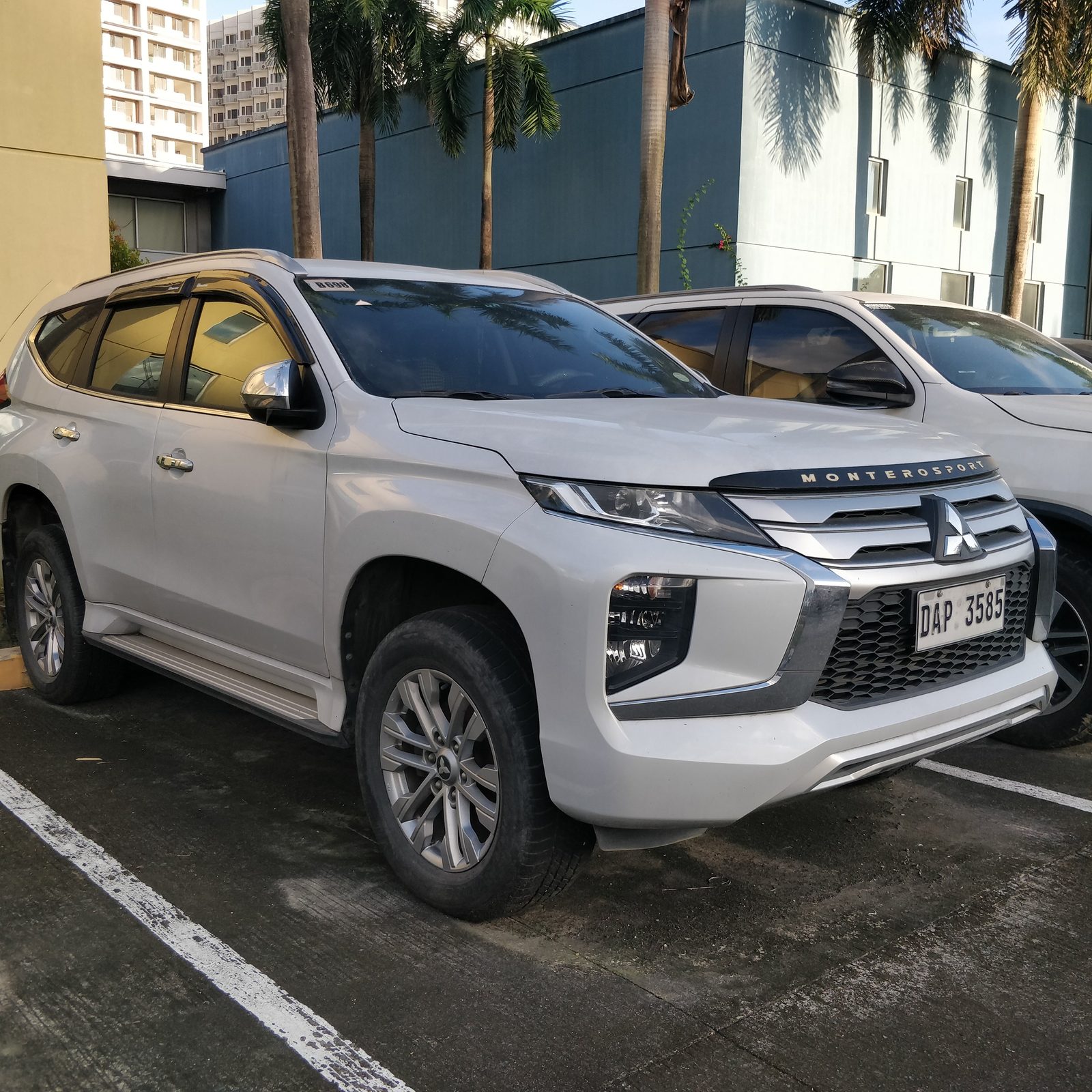 2022 Mitsubishi Montero Sport GLX 4x2 2.4D, MT, DSL 38T photo 3