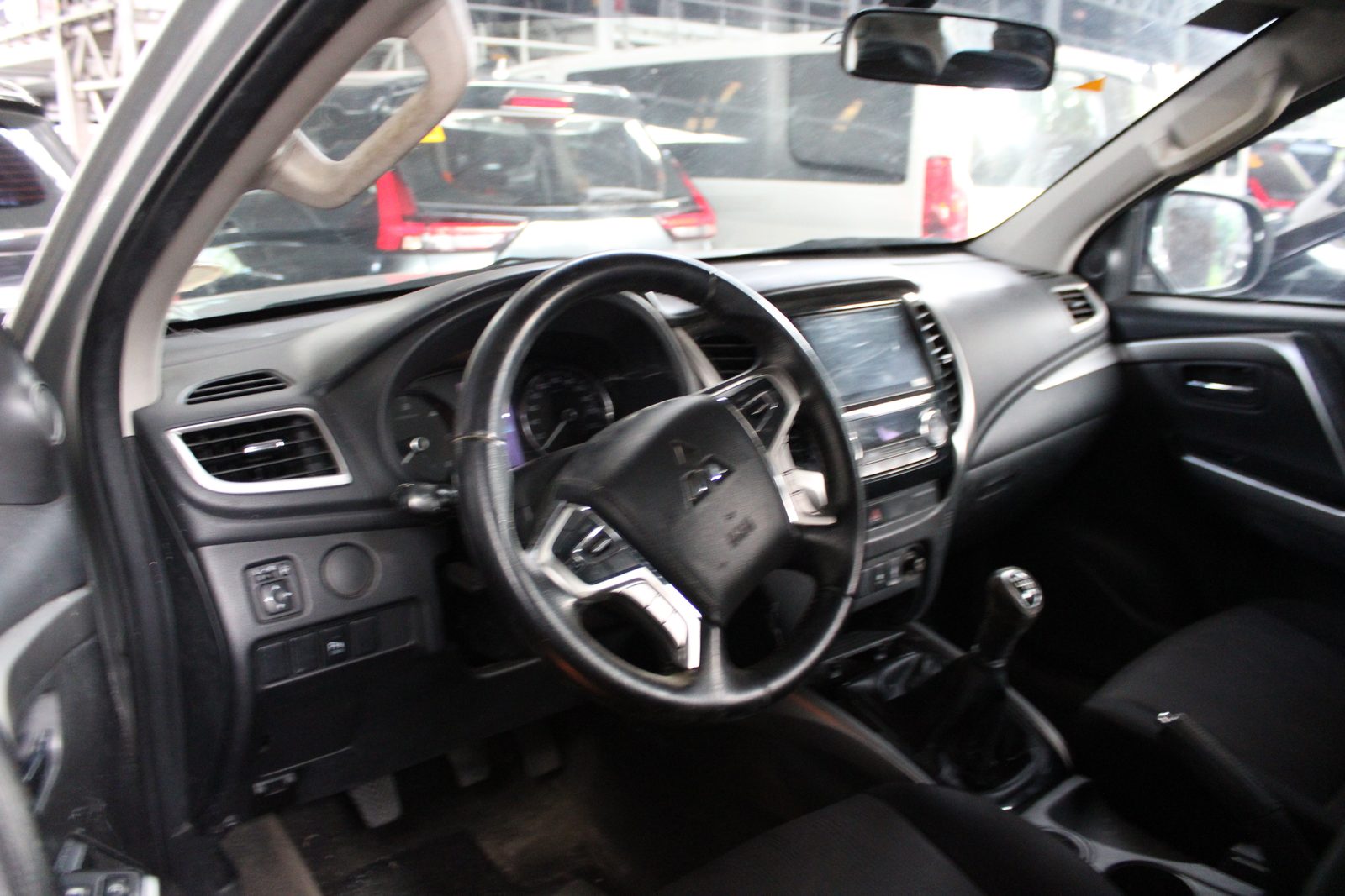 2022 Mitsubishi Montero Sport GLX 4x2 2.4D, MT, DSL 69T photo 7
