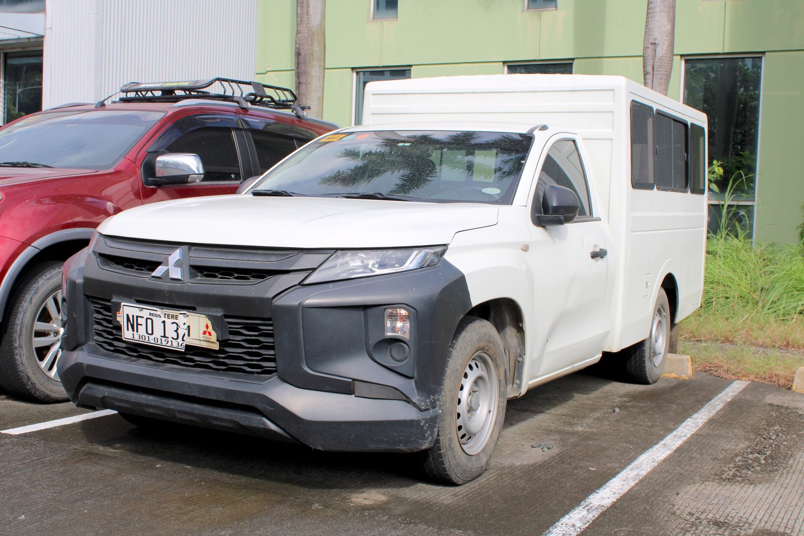 2022 Mitsubishi Strada C/C w/ FB Body Dual A/C, M/T, DSL	65T photo 3