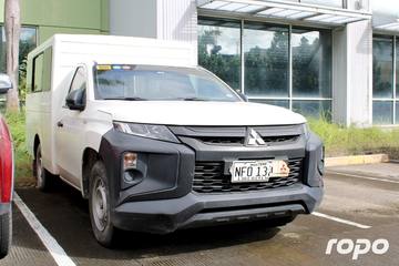 2022 Mitsubishi Strada C/C w/ FB Body Dual A/C, M/T, DSL 65T photo 7