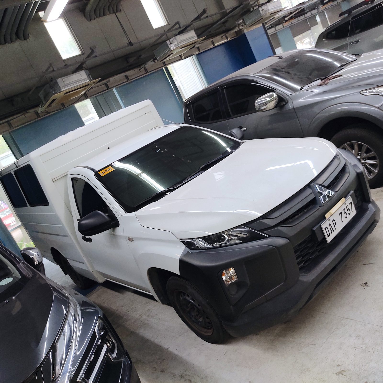 2022 Mitsubishi Strada C/C2.5 2WD with FB Body Dual A/C, M/T, DSL 38T photo 2