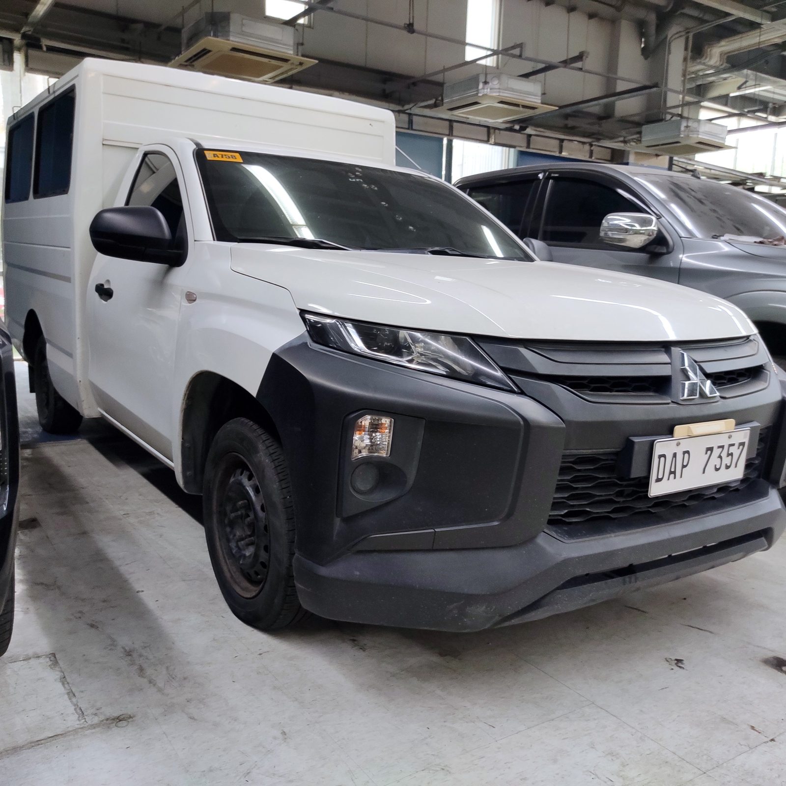 2022 Mitsubishi Strada C/C2.5 2WD with FB Body Dual A/C, M/T, DSL 38T photo 6