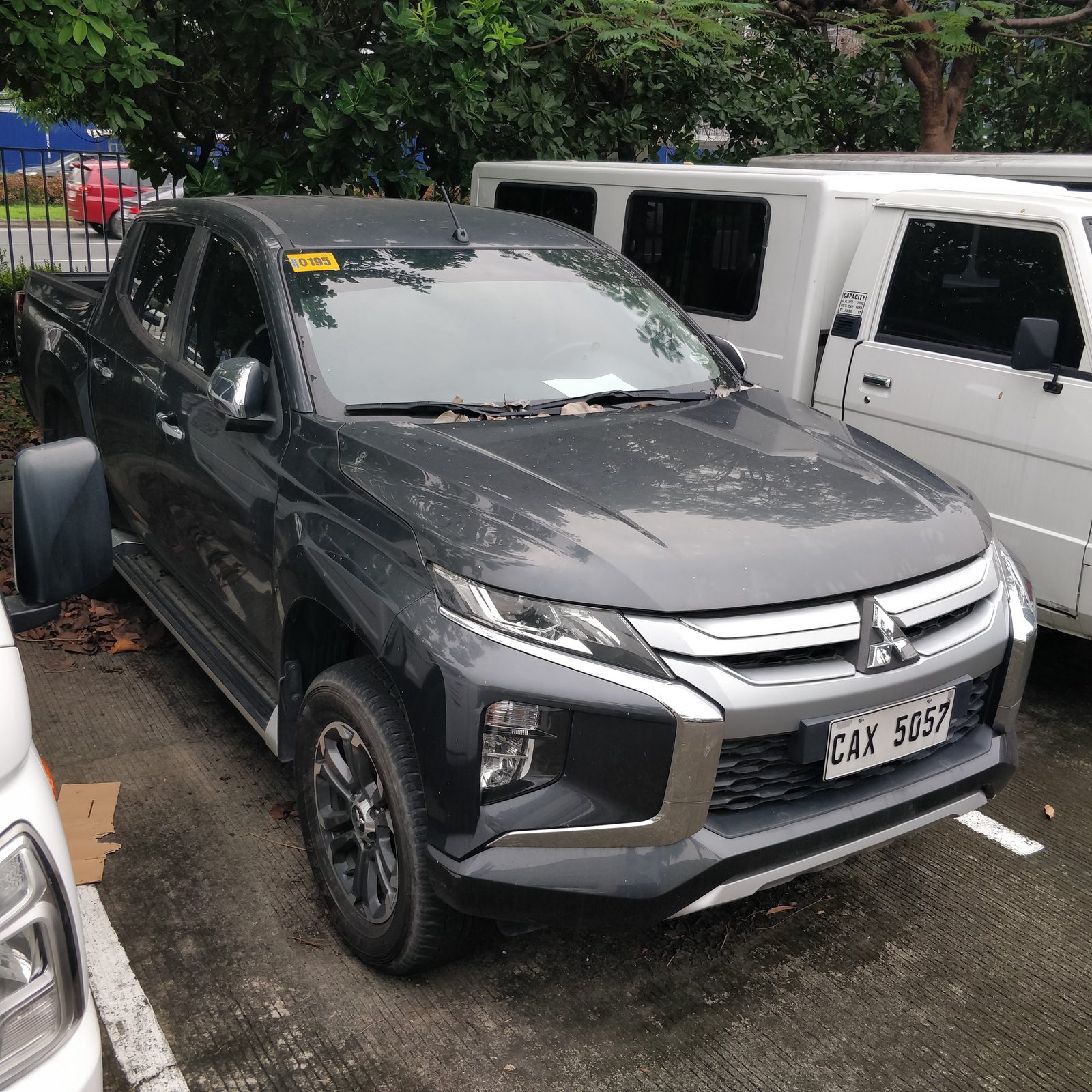 2022 Mitsubishi Strada GLS 4x2 2.4D AT DSL 13T photo 2
