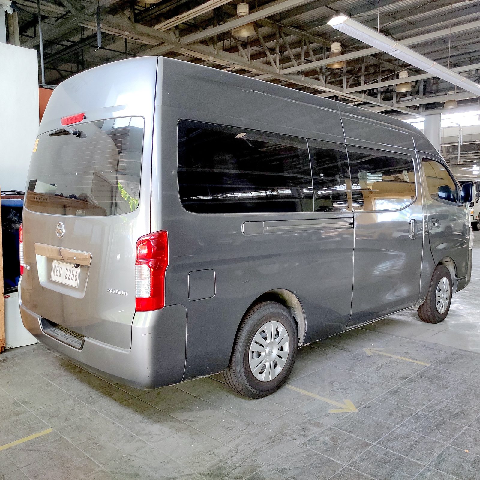 2022 Nissan Urvan NV350 Premium 2.5L, M/T, DSL 76Tkms photo 4