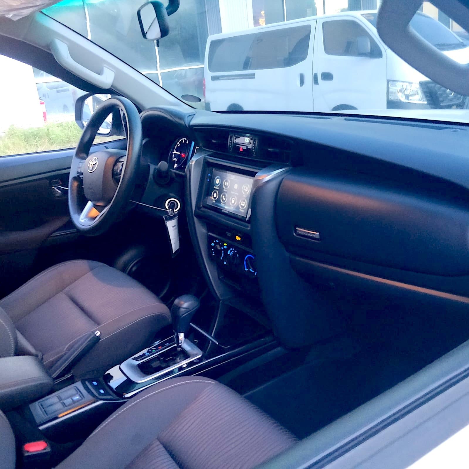 2022 Toyota Fortuner G 4x2 2.4L, AT, DSL 43T photo 13