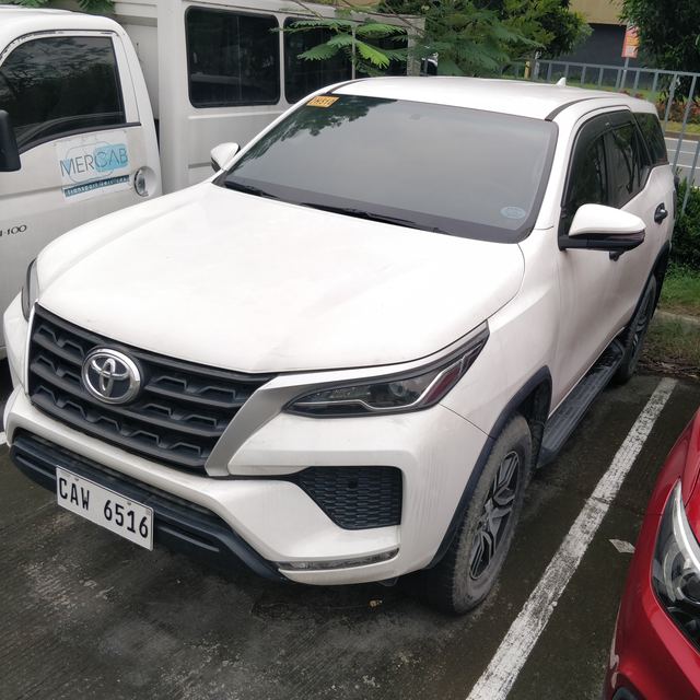 2022 Toyota Fortuner G 4x2 2.4L, AT, DSL 43T