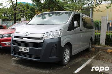 2022 Toyota Hiace Commuter Deluxe 2.8L, MT, DSL 36T photo 1