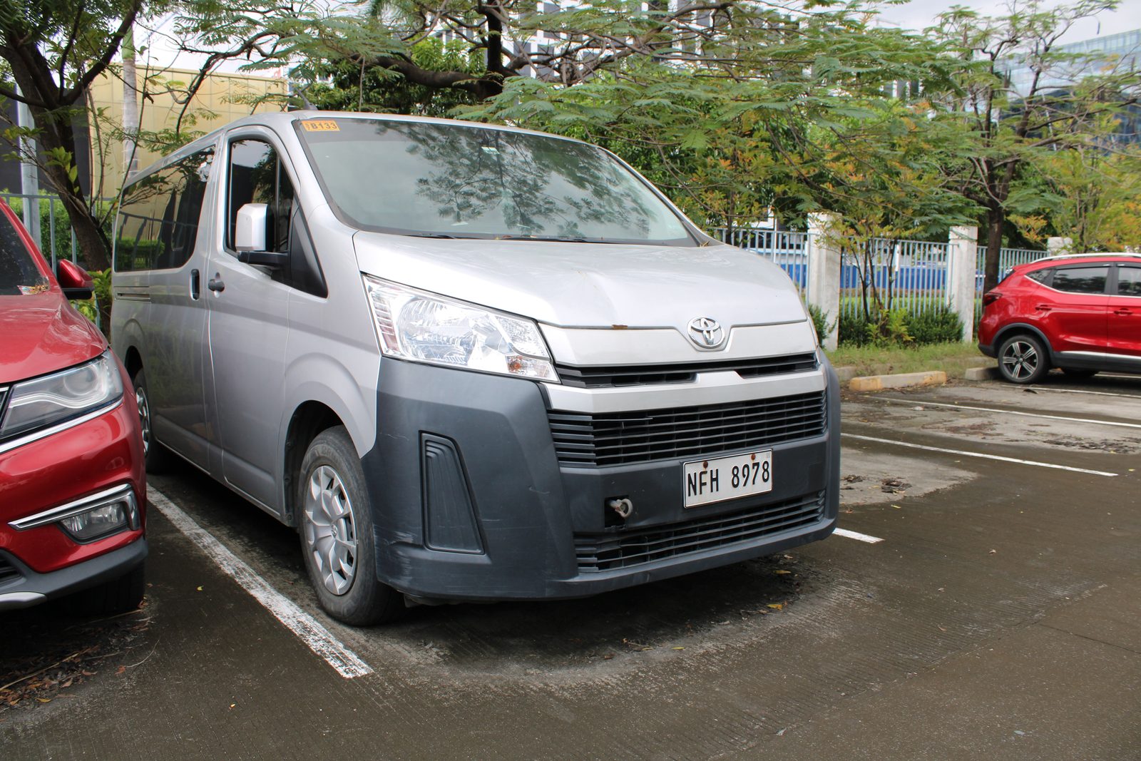 2022 Toyota Hiace Commuter Deluxe 2.8L, MT, DSL 36T photo 2