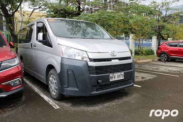 2022 Toyota Hiace Commuter Deluxe 2.8L, MT, DSL 36T photo 2