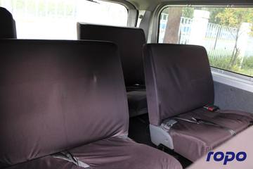 2022 Toyota Hiace Commuter Deluxe 2.8L, MT, DSL 36T photo 11