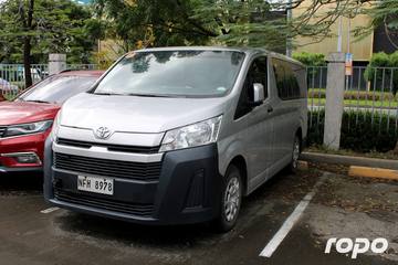 2022 Toyota Hiace Commuter Deluxe 2.8L, MT, DSL 36T photo 13
