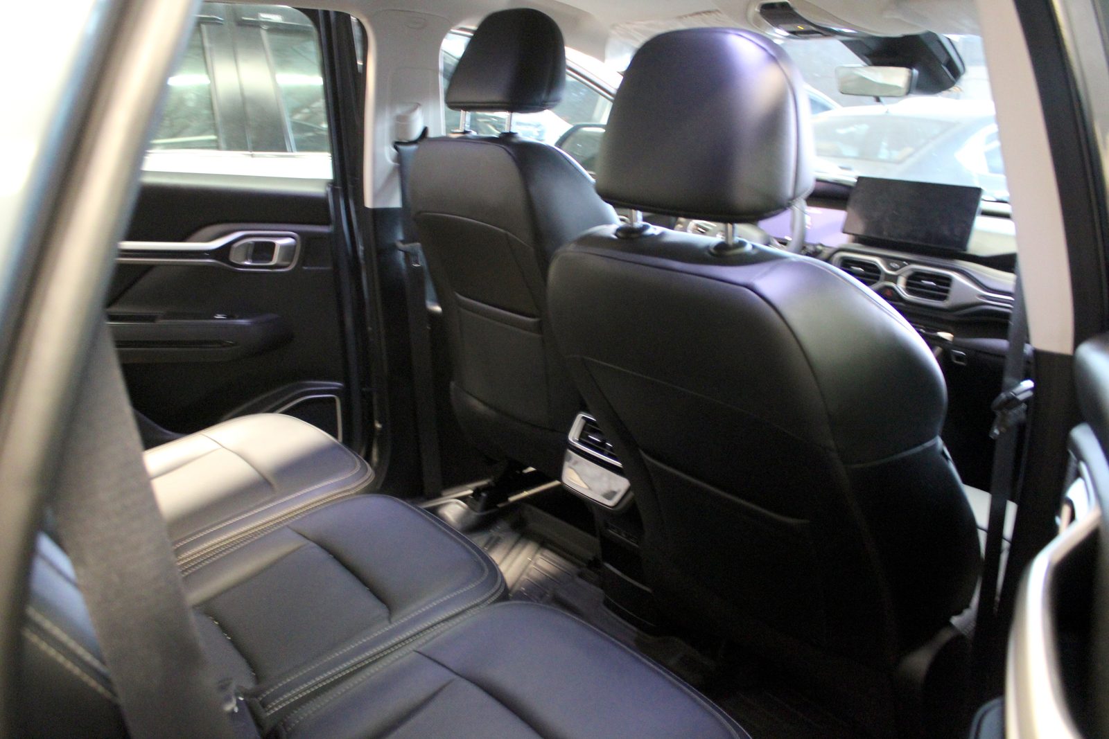 2023 Geely Okavango, A/T, Gas, 11T photo 10