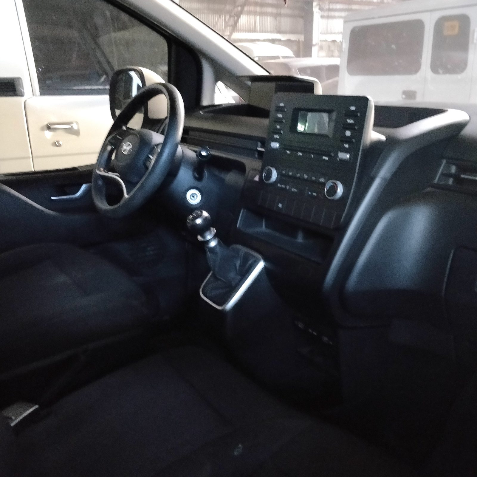 2023 Hyundai Staria Commuter 2.2L, MT, DSL 46T photo 7