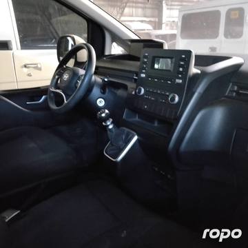 2023 Hyundai Staria Commuter 2.2L, MT, DSL 46T photo 7